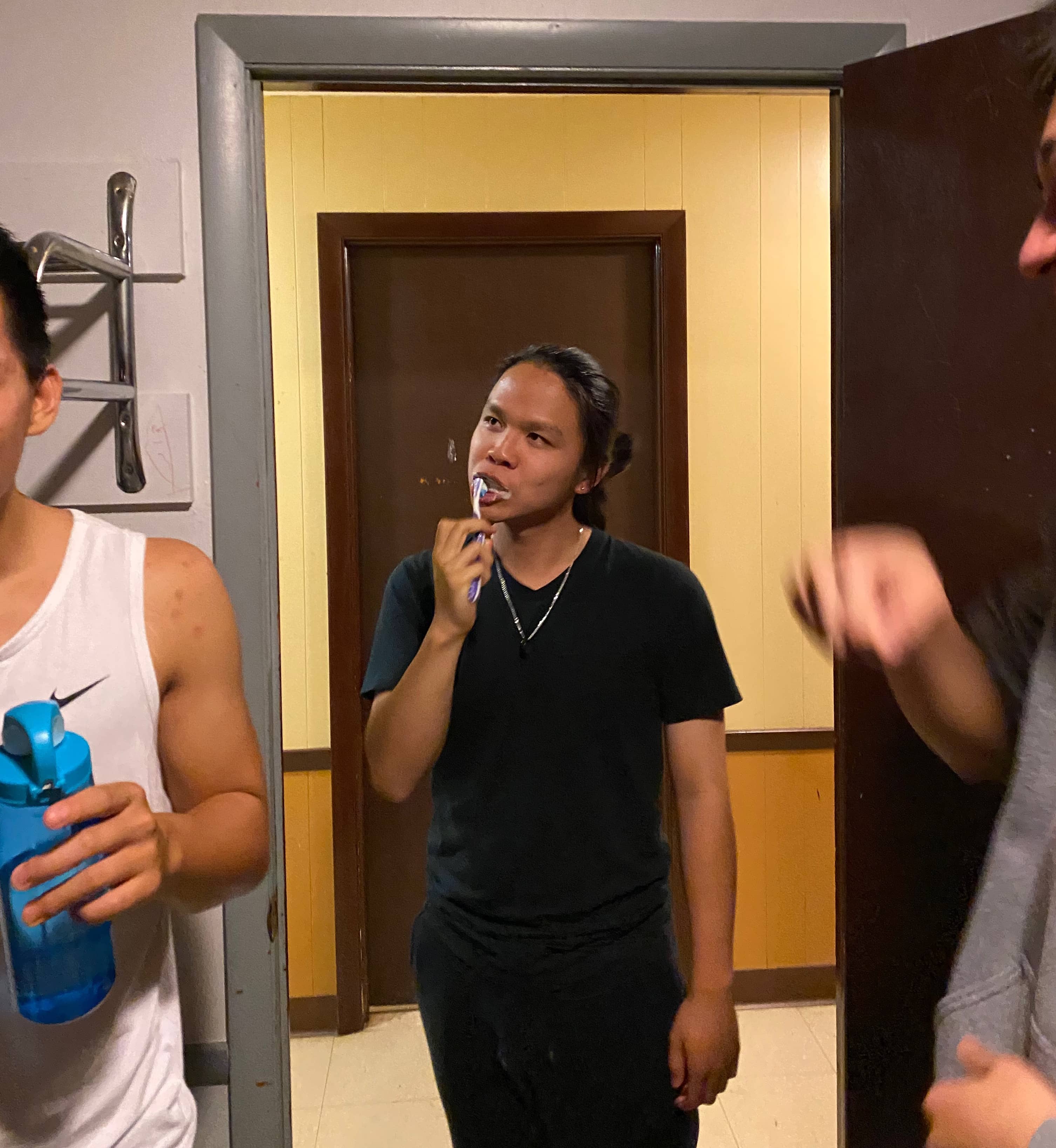 Simon brushes his teeth very well